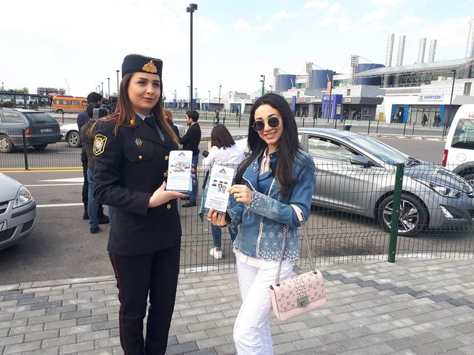 Yol Polisindən sürücülərə tövsiyə - FOTO Yol Polisindən sürücülərə tövsiyə - FOTO