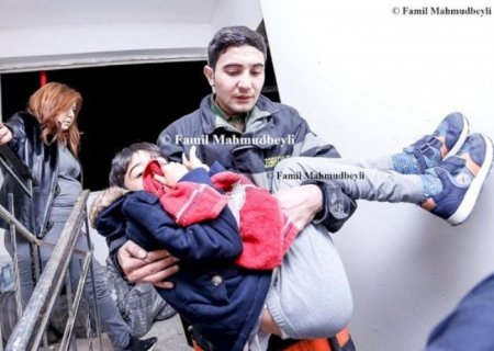 Nazirlik Bakıda yanğında zəhərlənənlərlə bağlı məlumat yaydı Nazirlik Bakıda yanğında zəhərlənənlərlə bağlı məlumat yaydı