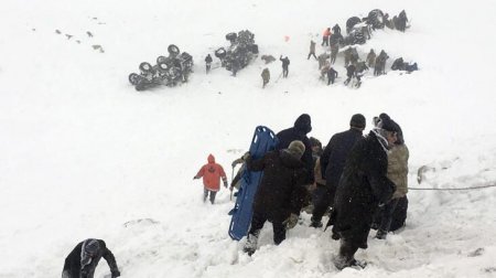 Türkiyədə qar uçqunu: 13 nəfər öldü - FOTOLAR