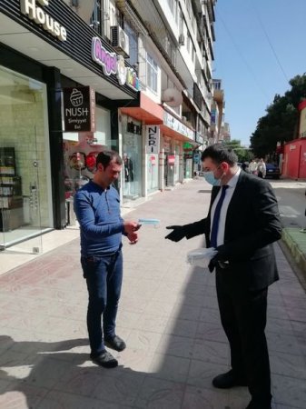 Xətai rayonunda əhaliyə tibbi maskalar paylanılır - FOTO Xətai rayonunda əhaliyə tibbi maskalar paylanılır - FOTO