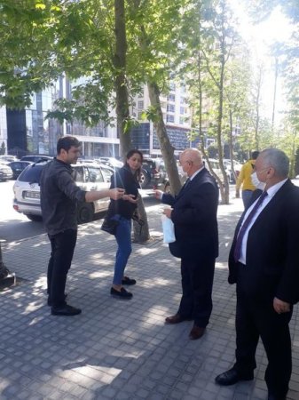 Xətai rayonunda əhaliyə tibbi maskalar paylanılır - FOTO Xətai rayonunda əhaliyə tibbi maskalar paylanılır - FOTO