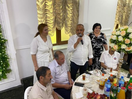 QHT rəhbəri Qurban bayramını şəhid ailələri və qazilərlə qeyd edib QHT rəhbəri Qurban bayramını şəhid ailələri və qazilərlə qeyd edib