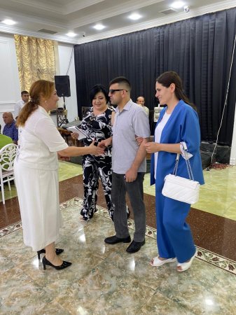 QHT rəhbəri Qurban bayramını şəhid ailələri və qazilərlə qeyd edib QHT rəhbəri Qurban bayramını şəhid ailələri və qazilərlə qeyd edib