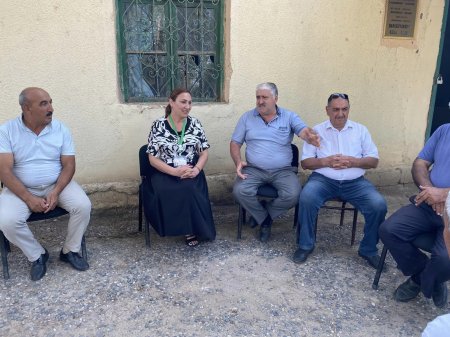 QHT sədri Yasəmən Qəyyumova seçicilərlə görüşlərə başladı QHT sədri Yasəmən Qəyyumova seçicilərlə görüşlərə başladı