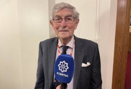 Lord Dennis Roqan: Azərbaycan və Britaniya arasındakı münasibətlərin güclü olması sevindiricidir