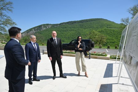Prezident İlham Əliyev və birinci xanım Mehriban Əliyeva Şuşa rayonunun Daşaltı kənd məscidinin açılışında iştirak ediblər