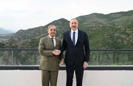 Laçında Azərbaycan Prezidenti İlham Əliyevin Pakistanın Baş naziri ilə nahar əsnasında geniş tərkibdə görüşü olub