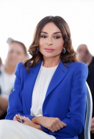 Mehriban Əliyeva - Müasir Azərbaycan qadınının parlaq və qürurverici siması